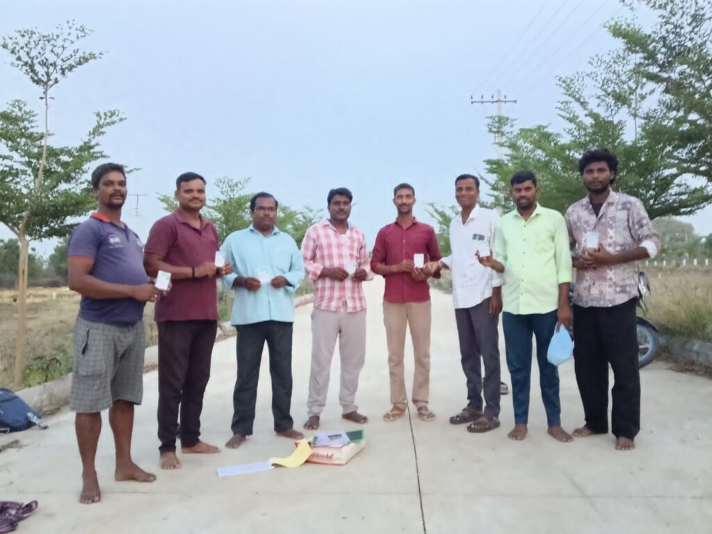 భవన నిర్మాణ ఎలక్ట్రానిక్ సంఘం కమిటీ లేబర్ కార్డుల అందజేత