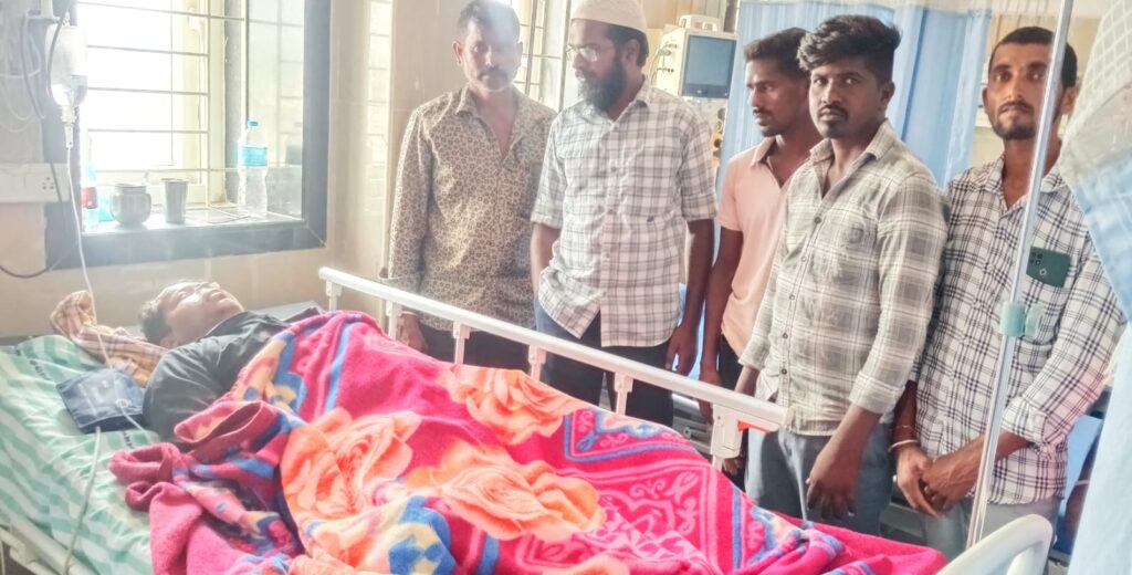 భవన నిర్మాణ కార్మికునికి ఆకస్మిక ప్రమాదం.ఆసుపత్రి కి వెళ్ళి పరమార్చించిన కార్మిక సంఘం జిల్లా కార్యదర్శి