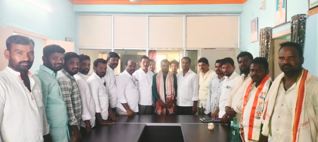గాంధారి యూత్ కాంగ్రెస్ అధ్యక్షుడికి సన్మానం