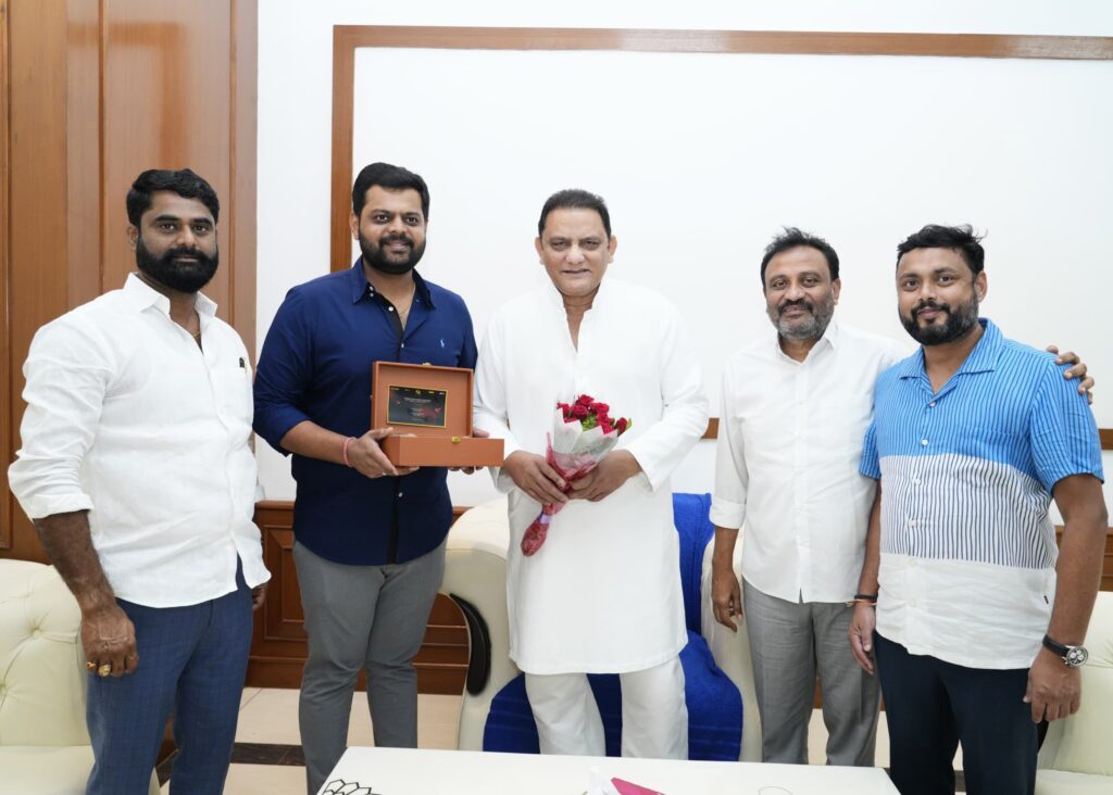 మైనారిటీ సంక్షేమంపై రాష్ట్ర మంత్రి మహమ్మద్ అజారుద్దీన్‌ను మర్యాదపూర్వకంగా కలిసిన జుక్కల్ ఎమ్మెల్యే తోట లక్ష్మీకాంతరావు, డీసీసీ అధ్యక్షులు ఏలే మల్లికార్జున్,