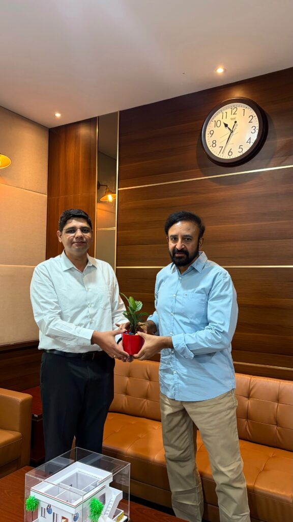 జిల్లా కలెక్టర్ ను కలిసిన ఎమ్మెల్యే నా. నియోజకవర్గ ప్రజల సమస్యలు పరిష్కరించండి వినతి పత్రం